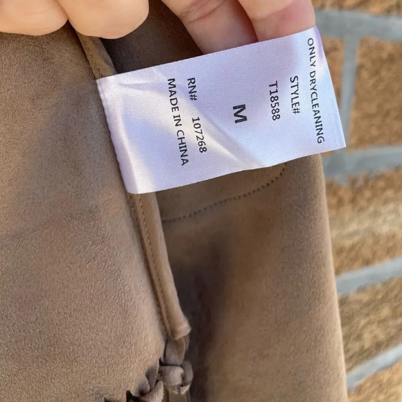 Gracia Faux Suede Fringed Boho Cut Out Vest medium - Picture 7 of 9